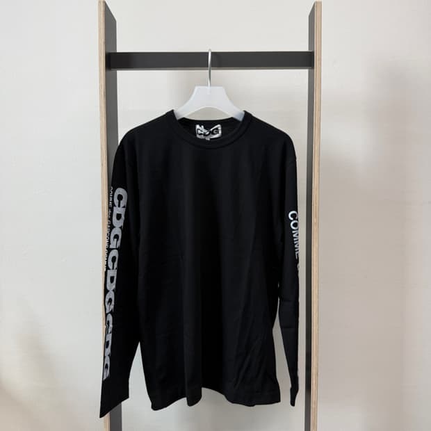 꼼데가르송 CDG 레터링 로고 롱슬리브 티셔츠 블랙