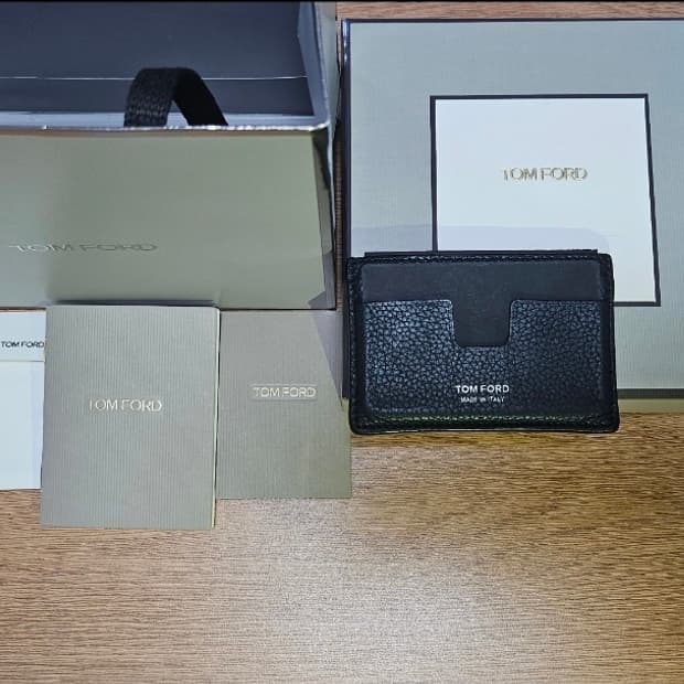 톰포드 그레인드 카드지갑
