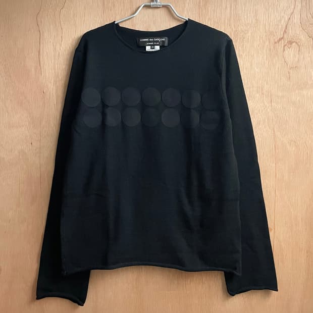 꼼데가르송 옴므플러스 서클 패치 컷오프 니트