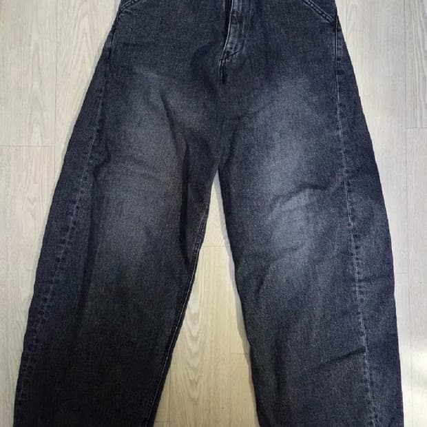 해칭룸 와이드 커브진 블랙 1