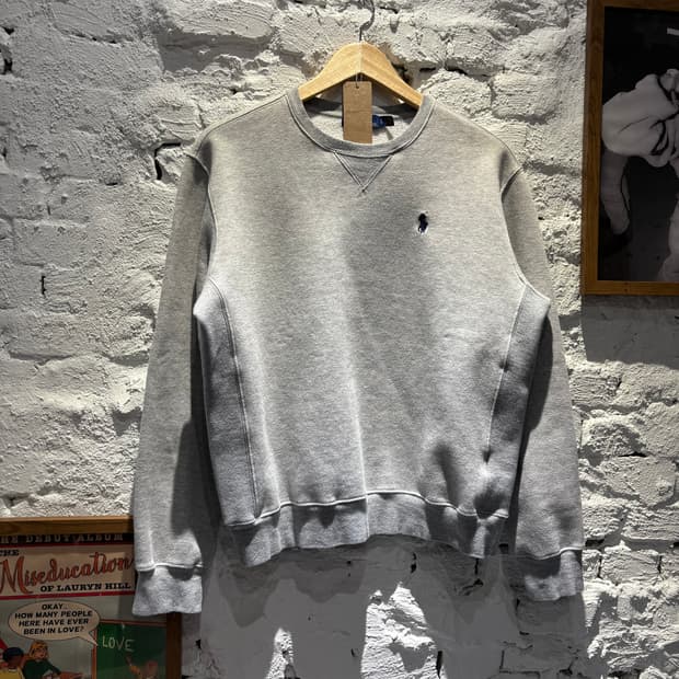 폴로 그레이 맨투맨