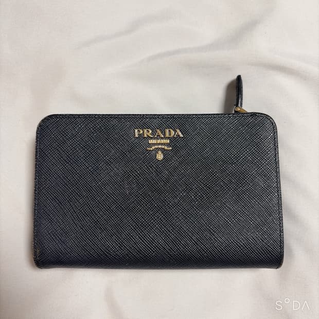 프라다 사피아노 블랙 반지갑
