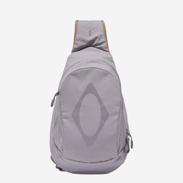 미스치프 롬버스 포켓 슬링백 블루그레이