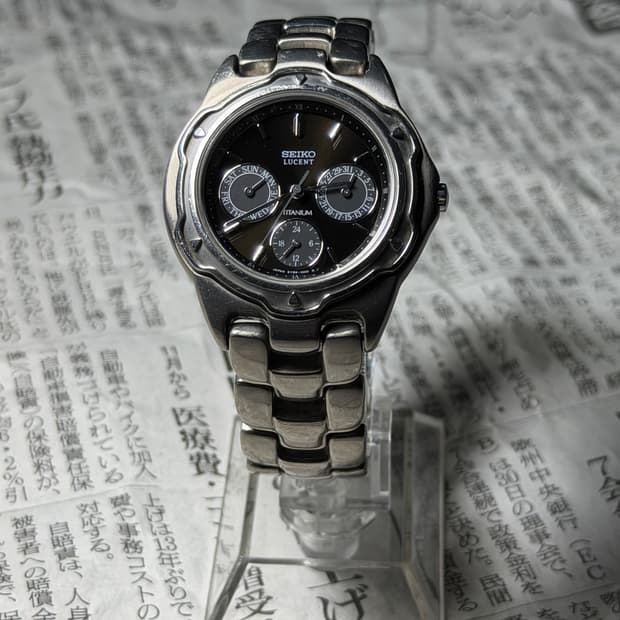 SEIKO quartz lucent