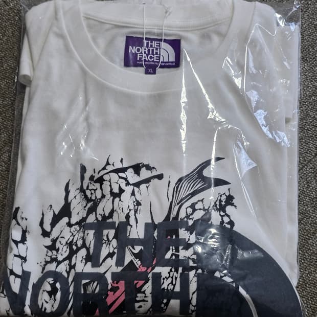 노스페이스 THE NORTH FACE 반팔 티셔츠 XL 미사용품