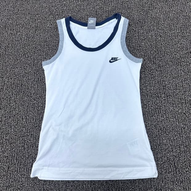 NIKE 나이키 민소매 나시 여성 운동복 런닝복 L