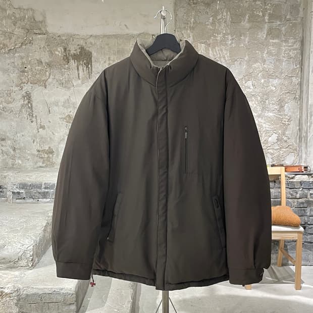 이브 생로랑 뿌르 옴므 마룬 앤 베이지 리버시블 덕 다운 푸퍼