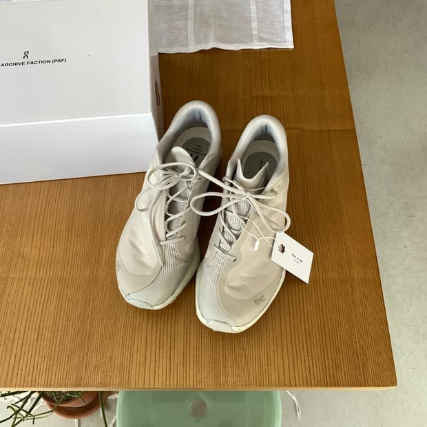 Paf x On 클라우드 벤쳐 피크 아이스 문