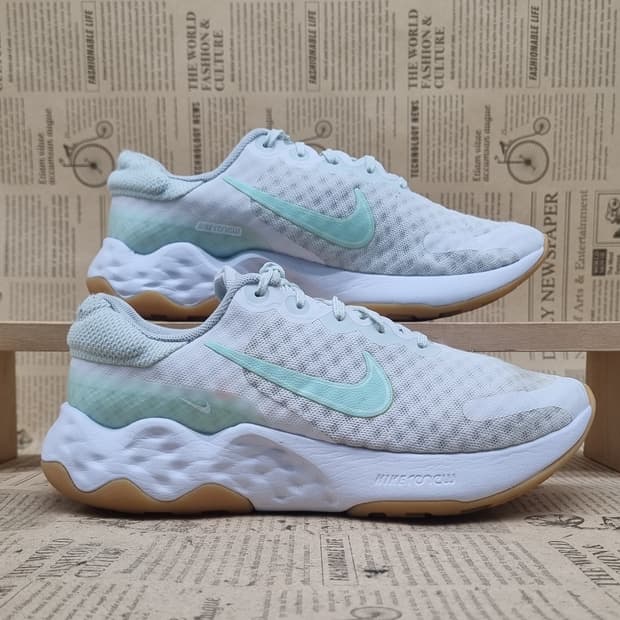 나이키 리뉴라이드3 여성운동화 235