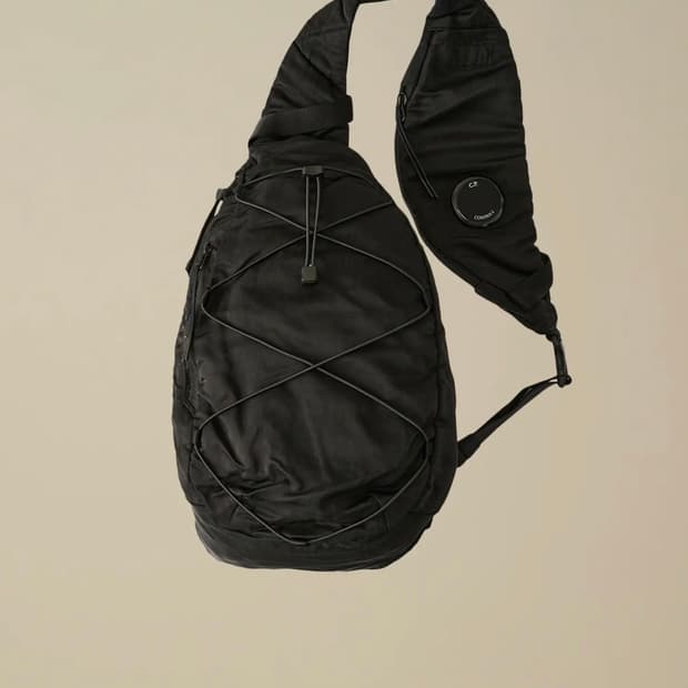 C.P. 컴퍼니 나일론 B 크로스바디 럭색 블랙 - 24FW