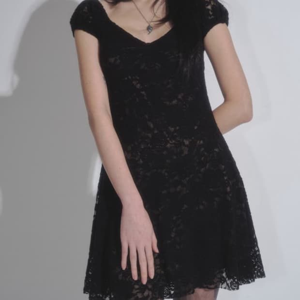 애즈온 플로라 레이스 퍼프 원피스 블랙