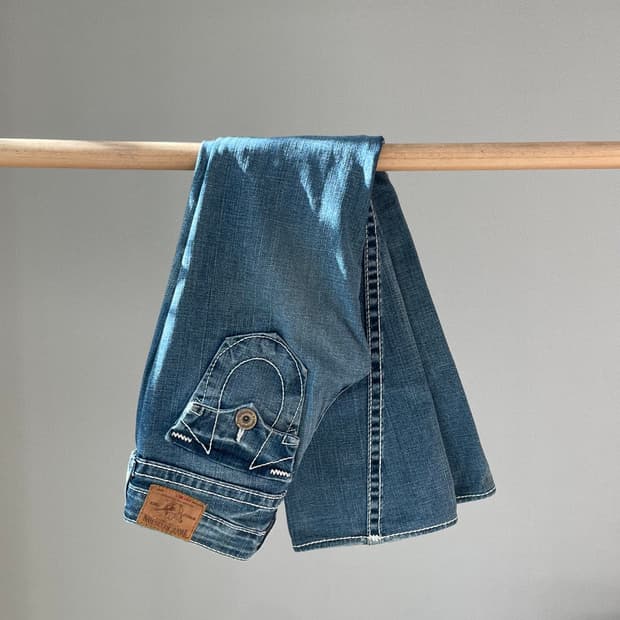 트루릴리젼 부츠컷 데님팬츠