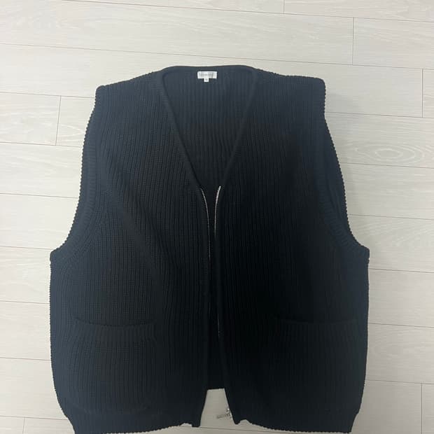 우드비 코튼 립 집 니트 베스트 블랙 3사이즈