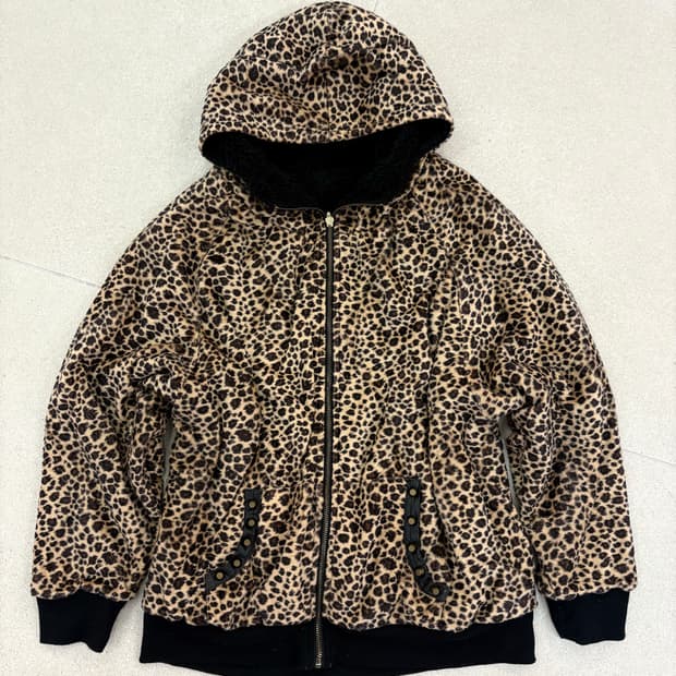 레오파드 리버시블 벨벳 후드집업