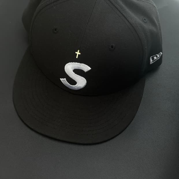슈프림 골드 크로스 블랙 24ss 블랙 738 58.7cm