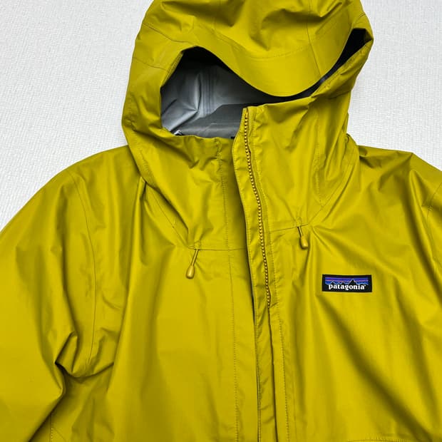 파타고니아 토렌트쉘 바람막이 ( 텍스트 그린) m