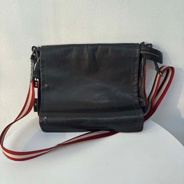발리 소가죽 메신저 숄더 크로스백