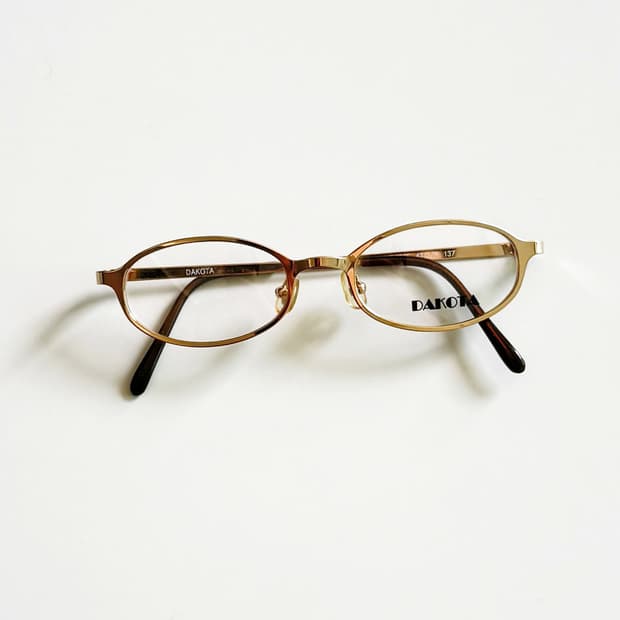 DAKOTA 골드 슬림 오벌 메탈 프레임 빈티지 안경