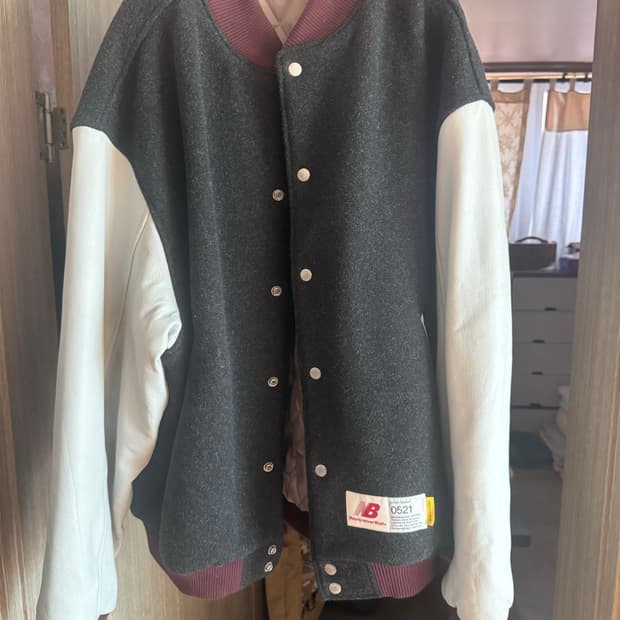 뉴발란스 x 디스이즈네버댓 바시티 자켓 차콜 XL사이즈