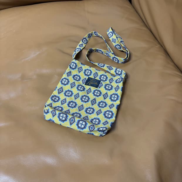 Needles 니들스 니들즈 미니 북백 샤코슈 가방