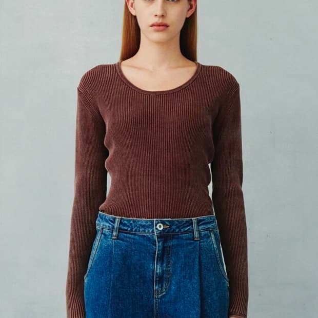 플랙(PLAC) 23ss 스쿱 넥 워싱 니트