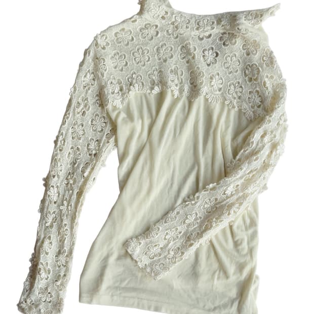 Floral Lace Top 플로럴 레이스 탑