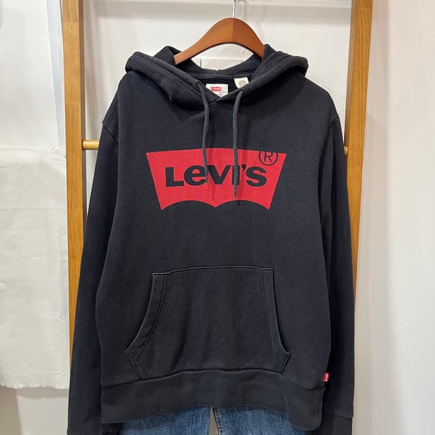 리바이스 블랙 로고 후드티