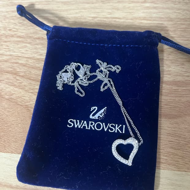 스와로브스키 하트 목걸이