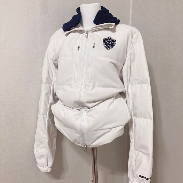 아디다스 올드스쿨 화이트 경량 패딩 L