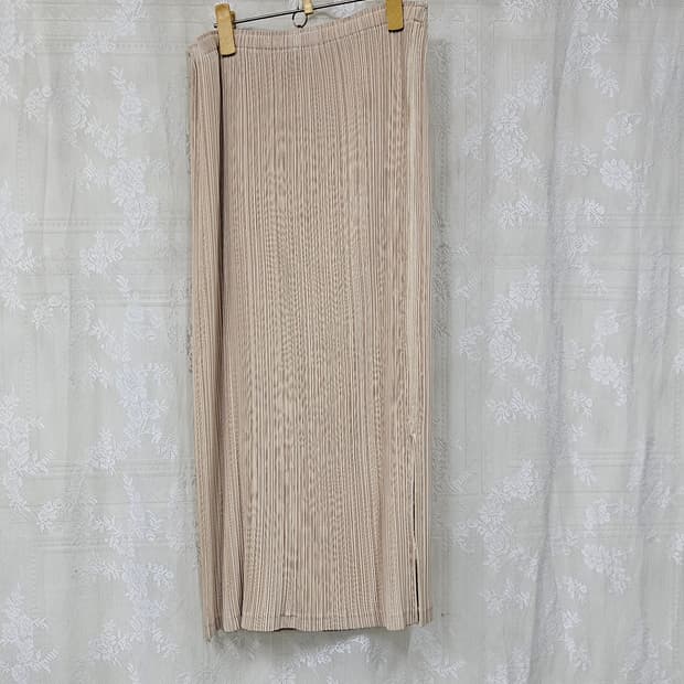 이세이미야케  베이지 스커트