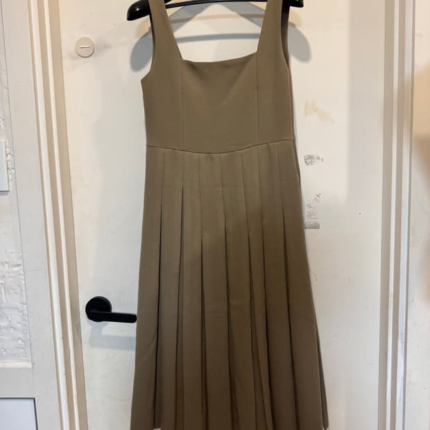 오르 orr 플리츠 슬리브리스 원피스