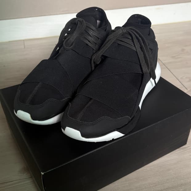 Y-3 Qasa 카사 블렉화이트