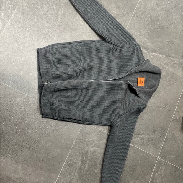 안드레센 집업 L 팝니다.