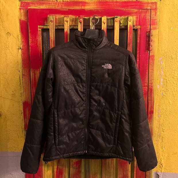 노스페이스 경량패딩 플라워패턴 레전드매물