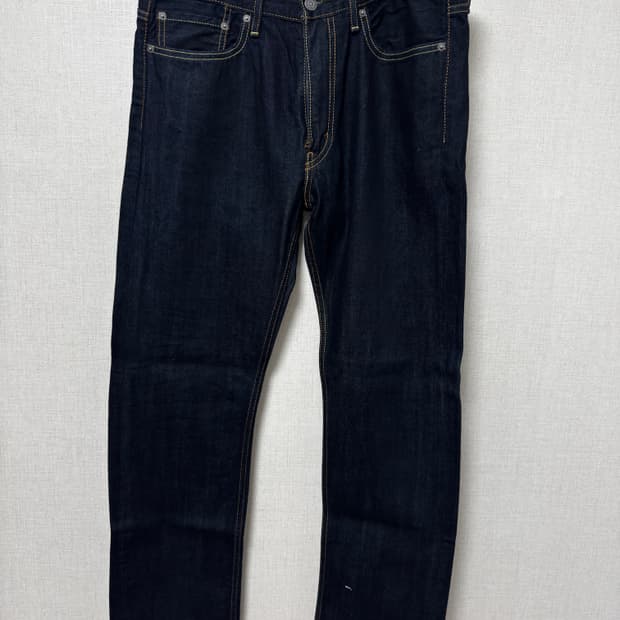 17년식 Levi’s 513 Slim Straight