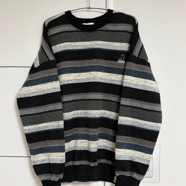 레서판다 니트 스웨트셔츠 줄무늬