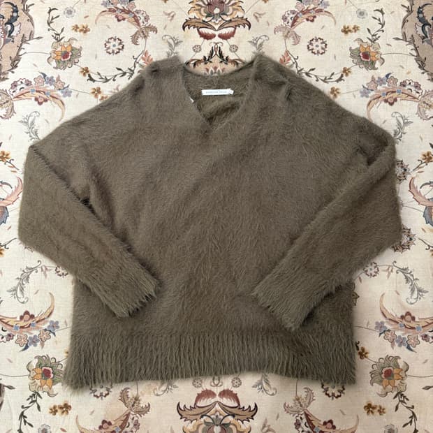 아메리칸홀릭 헤어리 v넥니트