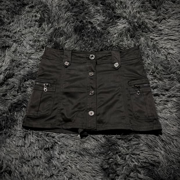 Cecil mcBee 버튼 디테일 블랙 숏스커트 팬츠