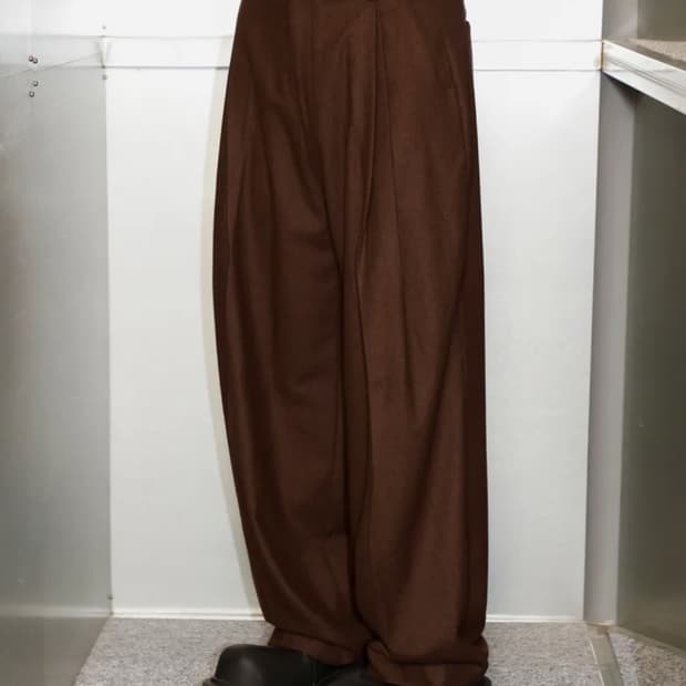 시그니쳐 오버랩 투턱 울 슬랙스[브라운] M