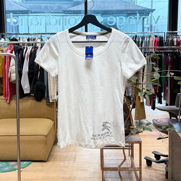 버버리 블루라벨 아이보리 하프티 