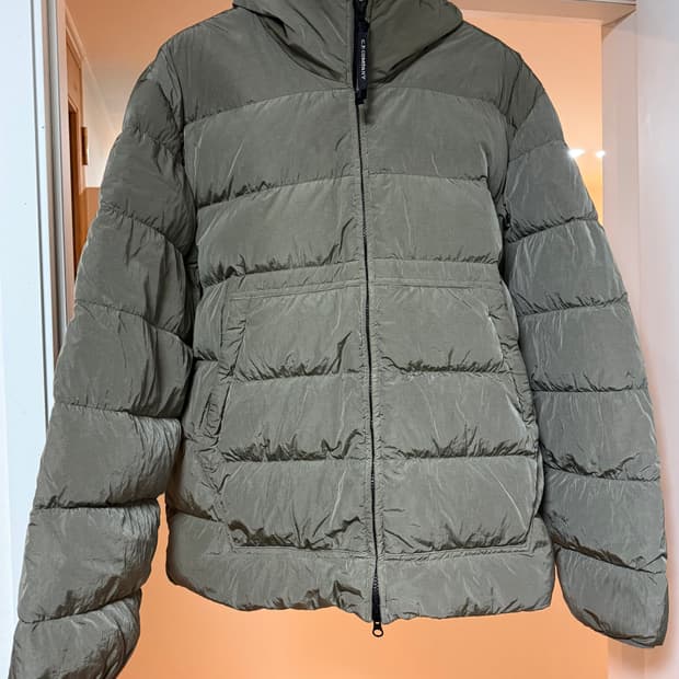 CP컴퍼니 크롬R 후드 렌즈 패딩