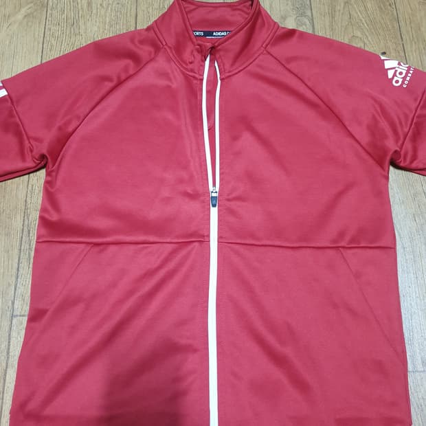 1028 아디다스 운동복 집업 95~100 사이즈입니다