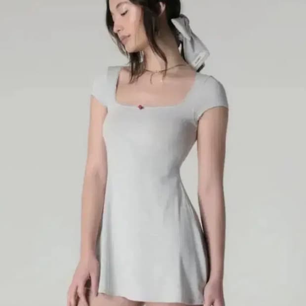 [새상품 택o] 글로니 스쿱 미니 드레스 M