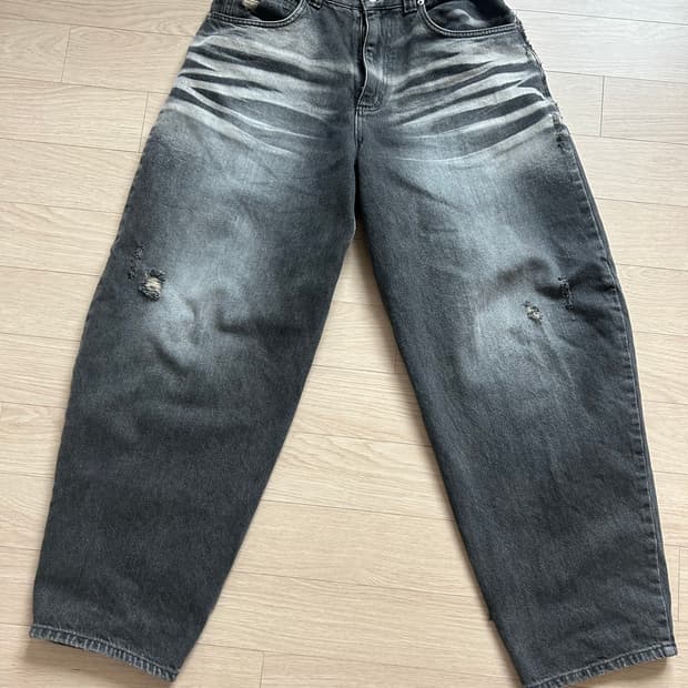 노운 테이퍼드 데님 블랙