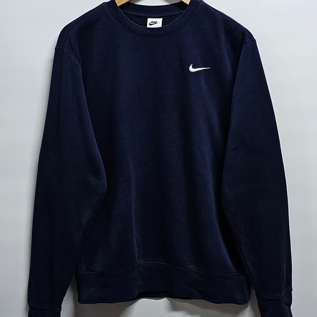 나이키 솔로스우시 기모맨투맨 S