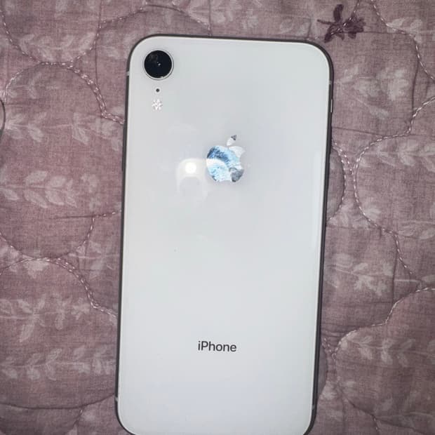아이폰 XR 화이트 128GB(카메라 깨짐 o, 정상작동)
