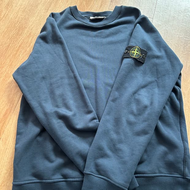 스톤 네이비색 맨투맨 팝니다