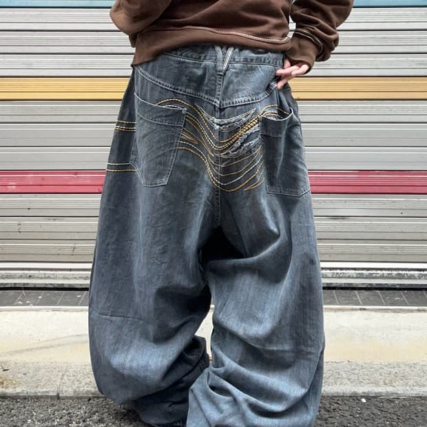 90s COOGI 자수 흑청 데님벌룬팬츠