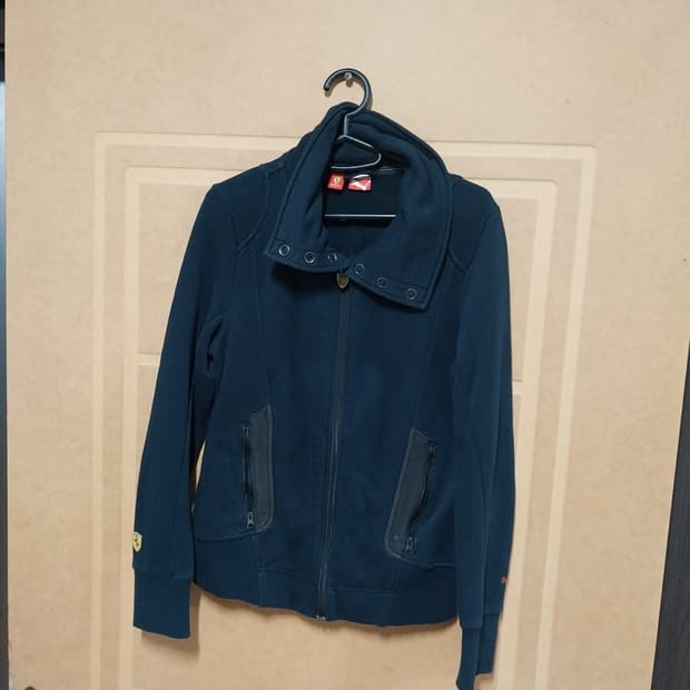 푸마 점퍼 여성M 페라리