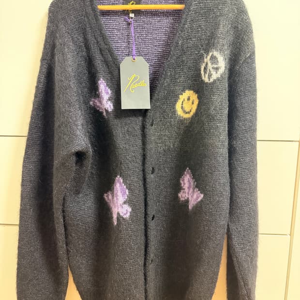 니들스 x 누비안 모헤어 빠삐용 스마일 앤 피스 가디건 블랙